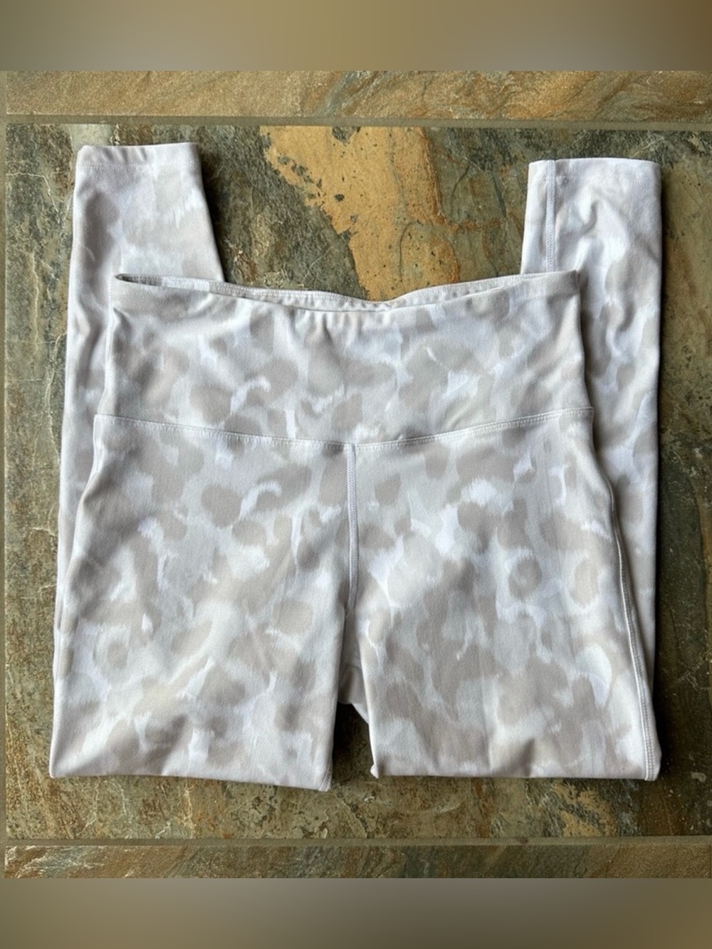 Betsey Johnson Performance Leggings White Beige Camo Print Women's Size Small